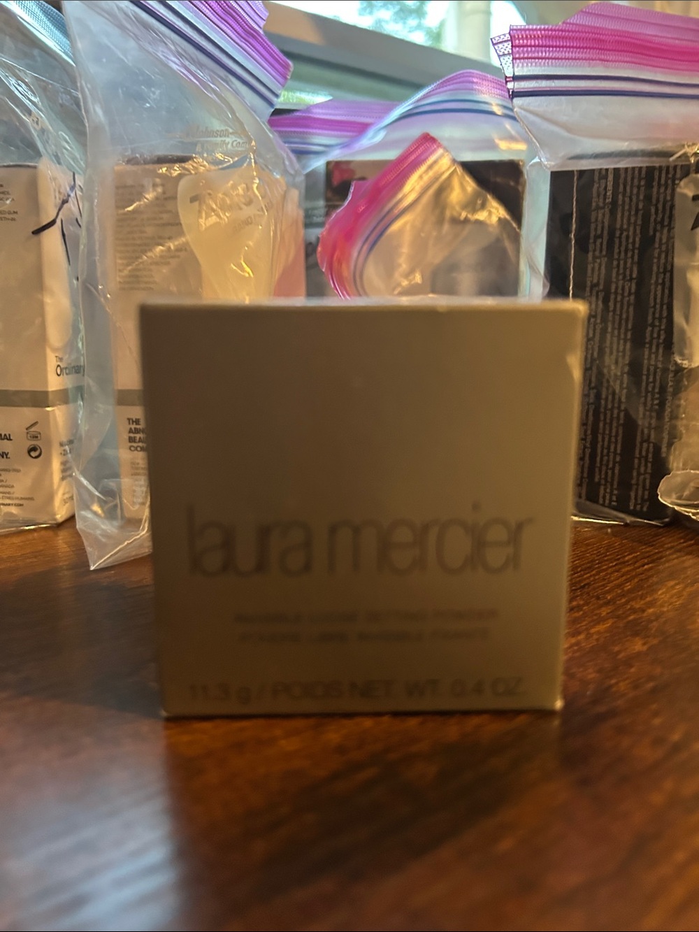 laura mercier beige-gold boxed setting powder
